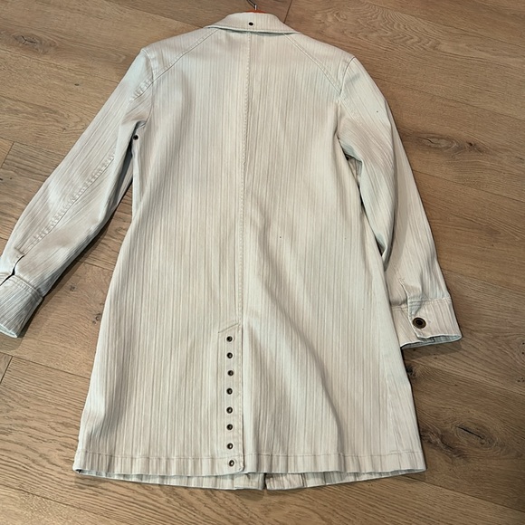 Kenzie trench coat with grommit details - Picture 7 of 10